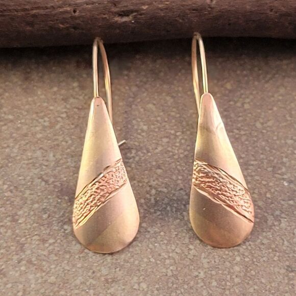 Genuine Vintage 14k Yellow Gold Textured Teardrop French Wire Earrings - Picture 1 of 8